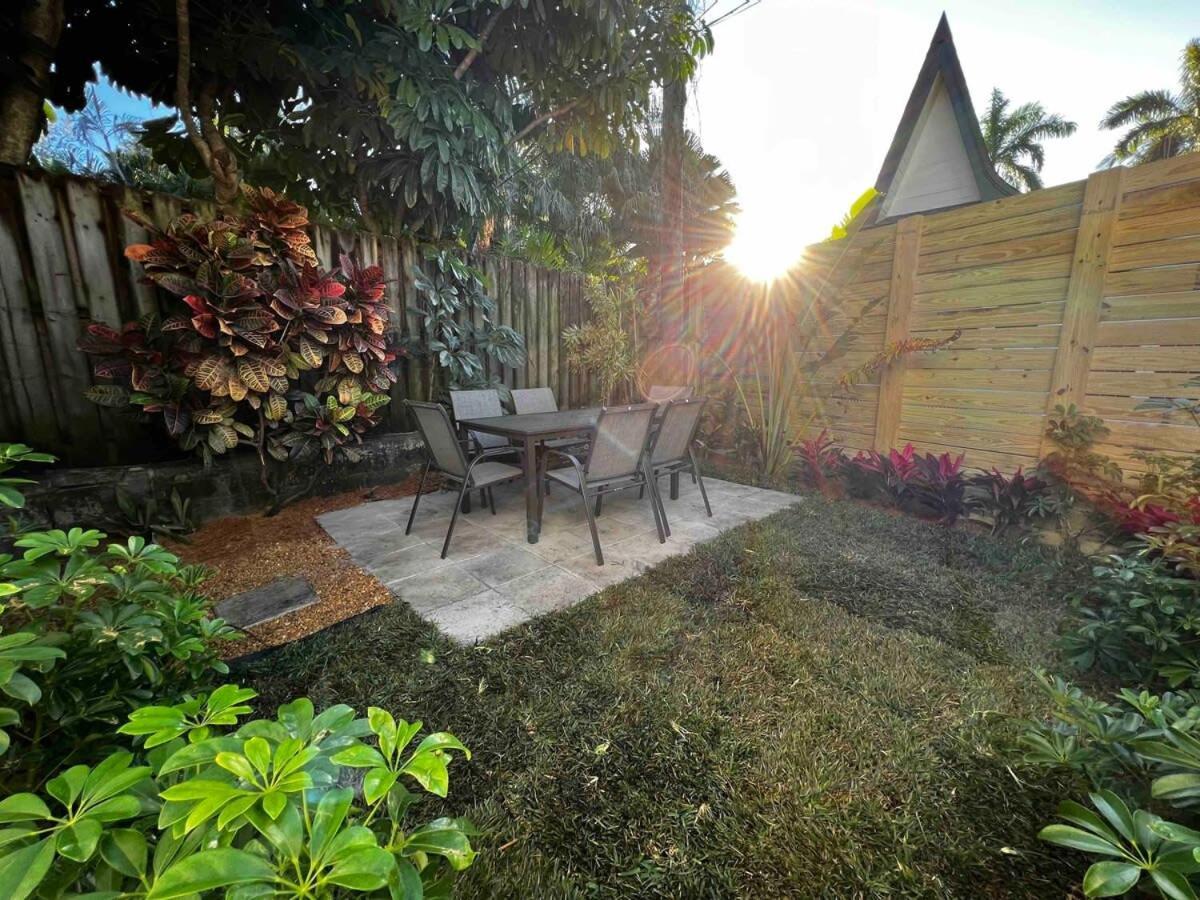 Charming 2 Bedroom Apartment In Victoria Park フォート・ローダーデール エクステリア 写真